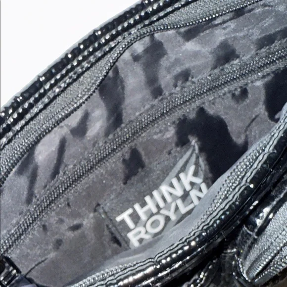 THINK ROYLN Sleek Black Bag - Picture 4 of 10
